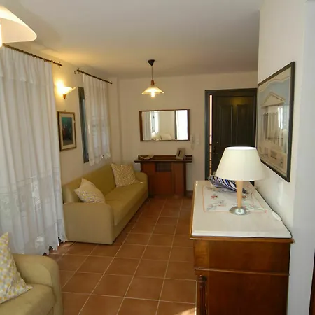 Alekos Houses-veronica Villa